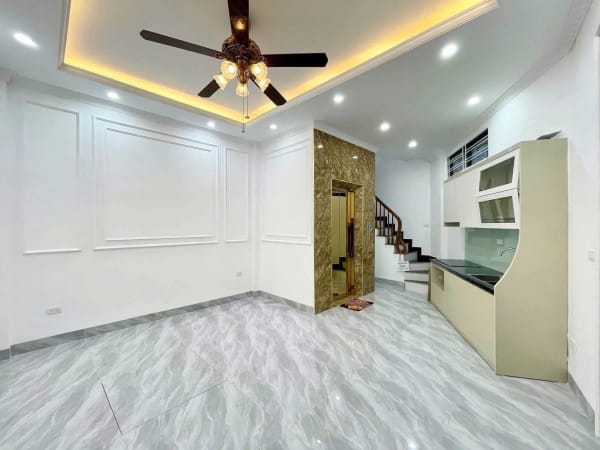 Cho thuê nhà Pháo Đài Láng, Đống Đa, 6 tầng, 4PN - 20 Triệu