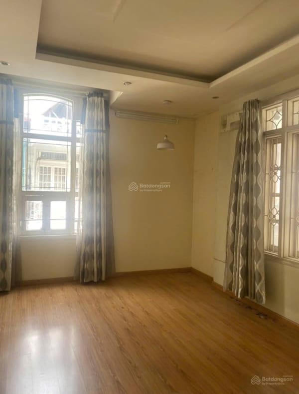 Cho thuê nhà nguyên căn Huỳnh Thúc Kháng, Đống Đa - 61.6m² - 24.5 triệu/tháng