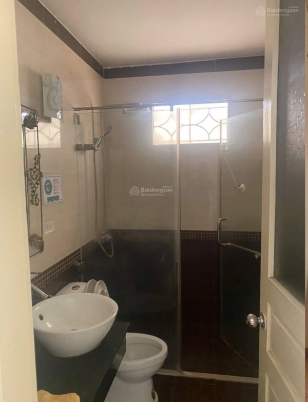 Cho thuê nhà nguyên căn Huỳnh Thúc Kháng, Đống Đa - 61.6m² - 24.5 triệu/tháng
