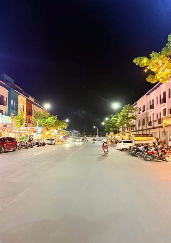 Cho thuê nhà nguyên căn góc Tây Sông Hậu, Long Xuyên - 18 triệu/tháng