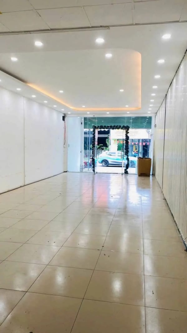 Cho thuê nhà mặt tiền đường Trần Nam Phú, Cần Thơ - 125m² - 15 Triệu/Tháng