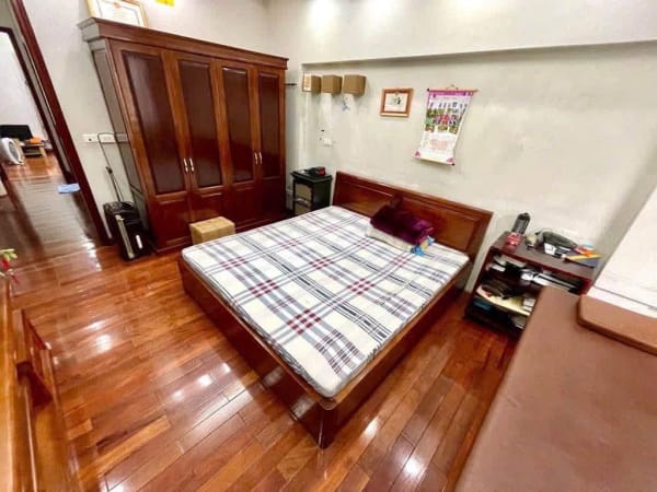 Cho thuê nhà phân lô ngõ 389 Hoàng Quốc Việt - 20 Triệu/Tháng
