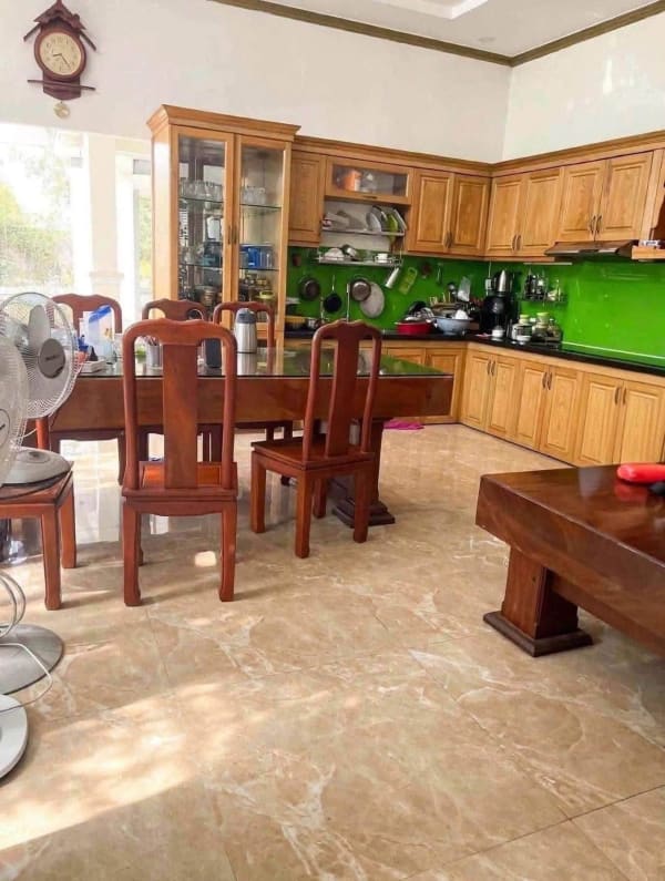 Cho thuê nhà 1 trệt 2 lầu gần Vincom 550, Dĩ An - 12 triệu/tháng