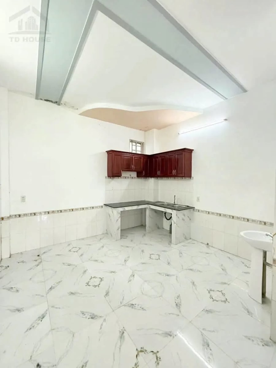Cho thuê nhà trệt lầu 3 phòng ngủ hẻm 135 Đồng Văn Cống - 5.5 triệu/tháng — ảnh 2