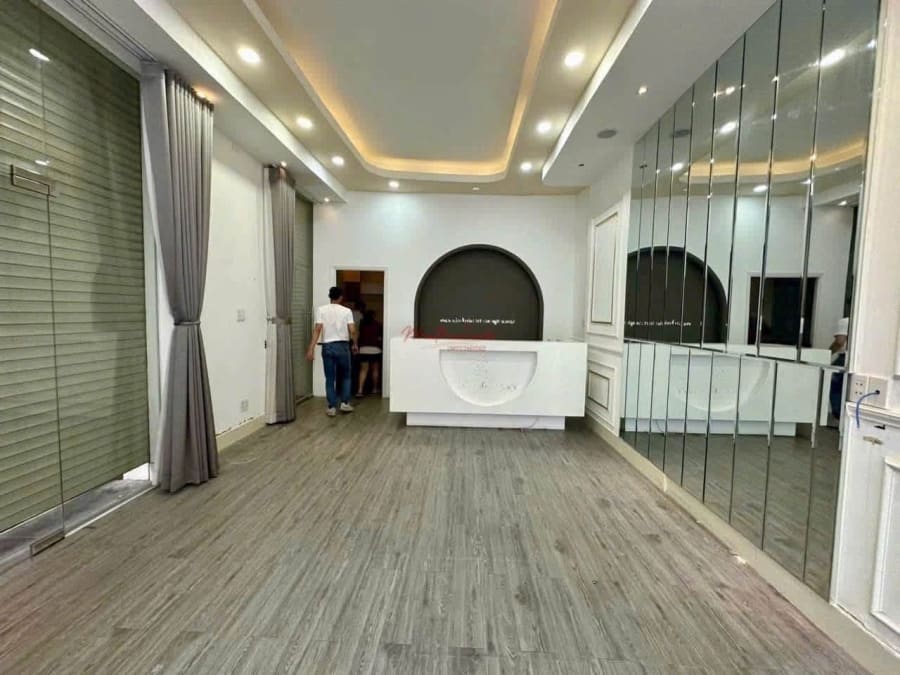 Cho thuê mặt bằng 2 mặt tiền Phạm Văn Hai, Tân Bình — ảnh 2