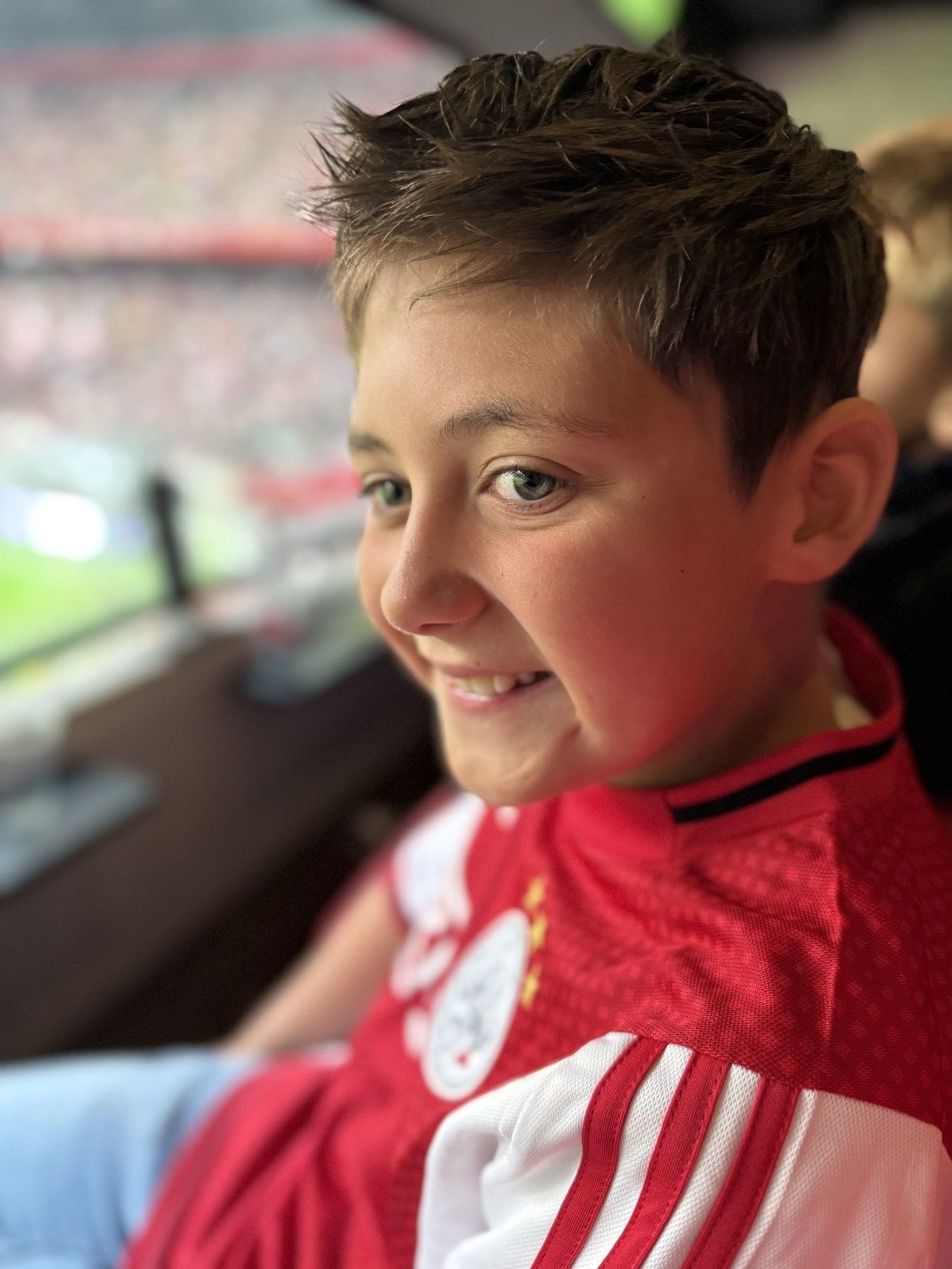 03. Quinn geniet in de skybox van Coca Cola-min.jpg