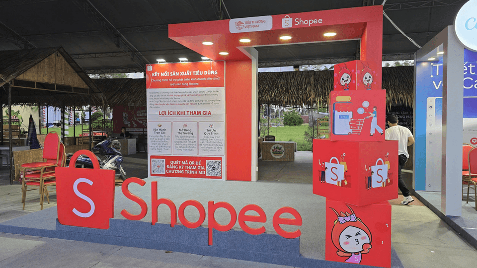 Booth triển lãm tại Lễ hội Trái cây Đồng Tháp của Shopee.