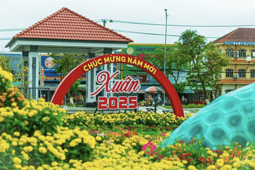 Thảm hoa tại dự án Linh vật rắn Sa Đéc 2025.