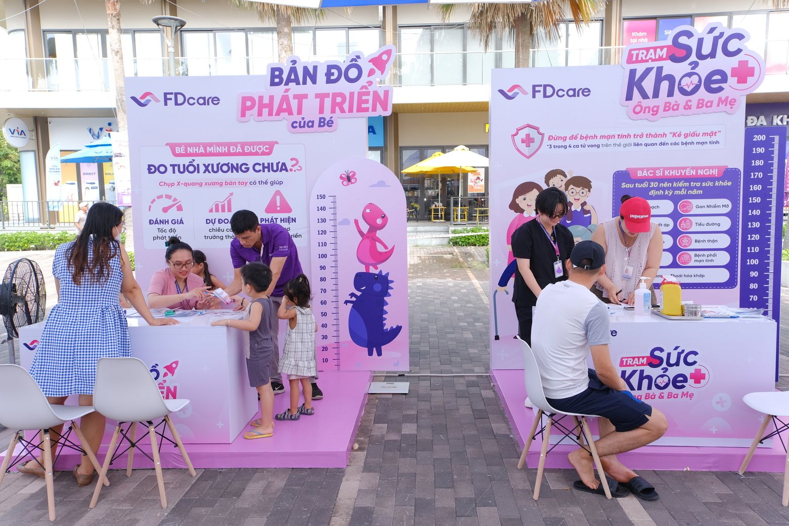 Booth Bản đồ phát triển và Trạm sức khỏe tại sự kiện FDcare