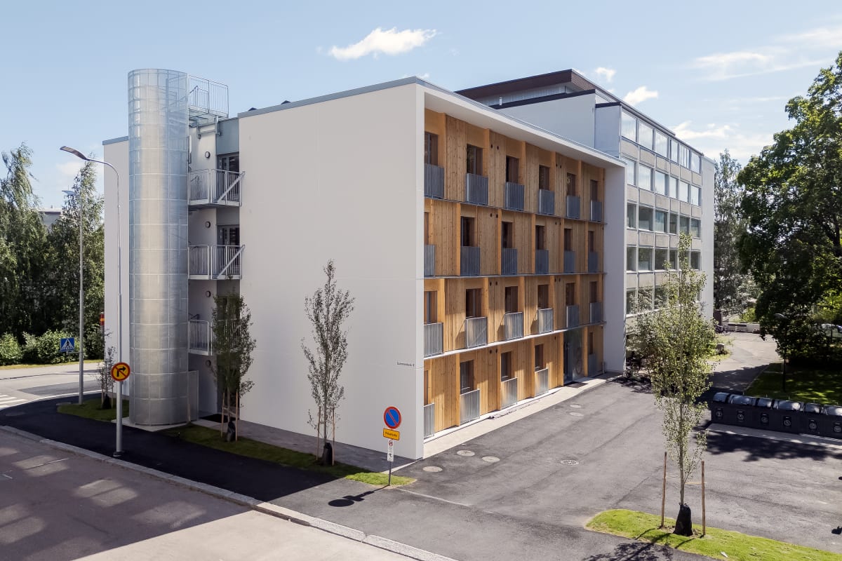 Aarni Property – pysäköintialue sisäpihalla