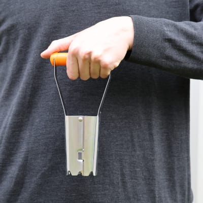 Spring-Loaded Bulb Planter