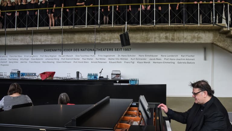 Fedora Nationaltheater Mannheim Local Roadshow