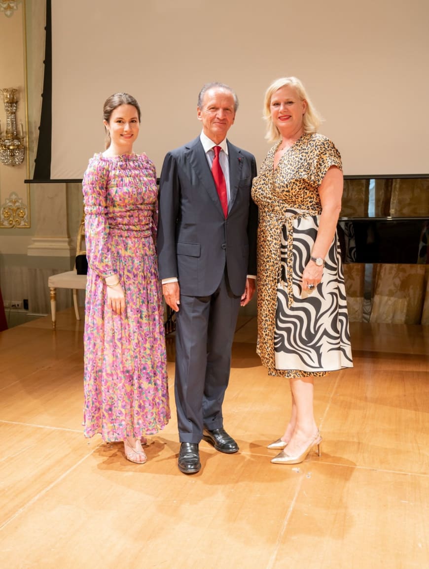 (From left to right) Edilia Gänz, Director of FEDORA, Jérôme-François Zieseniss, President of FEDORA, Barbara Gessler, Head of Unit Creative Europe of the European Commission