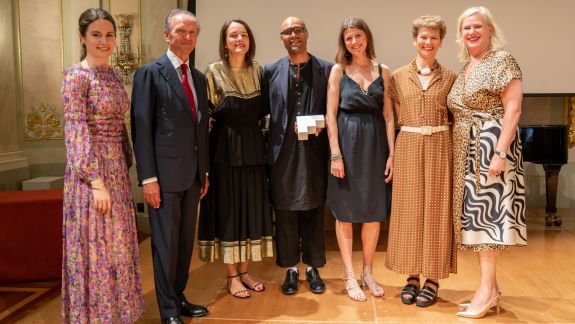 (From left to right)  Edilia Gänz, Director of FEDORA Jérôme-François Zieseniss, President of FEDORA Sibylle Gallardo-Jammes, International Communications Director of Van Cleef & Arpels Benoi