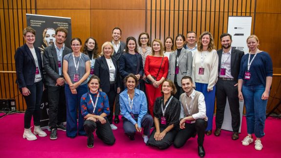 Group Photo - Golden Prague 22.09.22 ©Serghei Gherciu for FEDORA