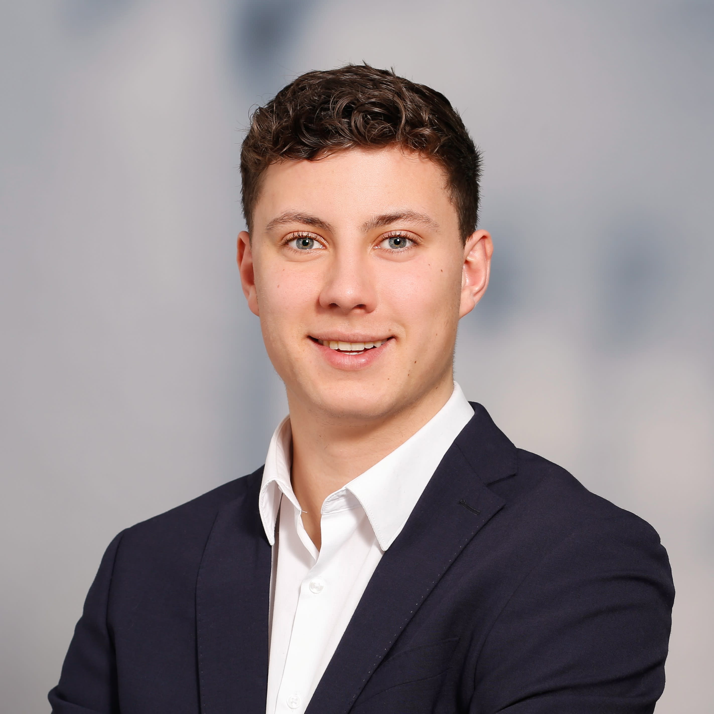 Portrait von Simon Dubiel, Jobcast-Testimonial