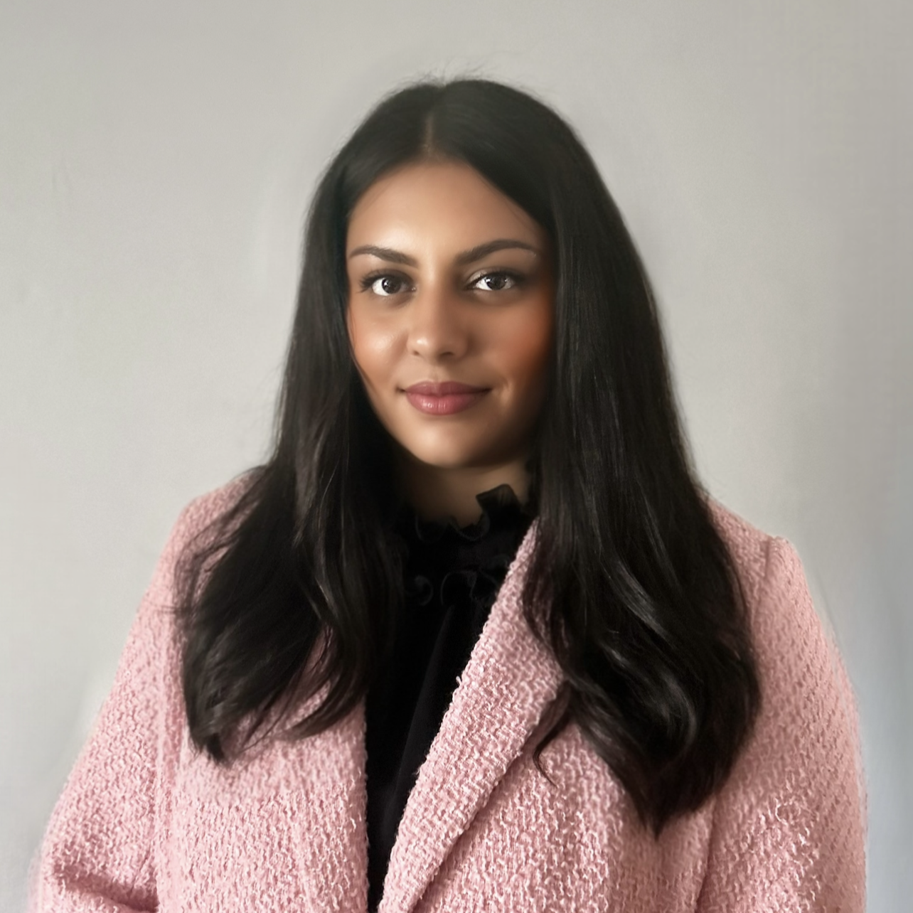 Portrait von Kira Dulay, Jobcast-Testimonial