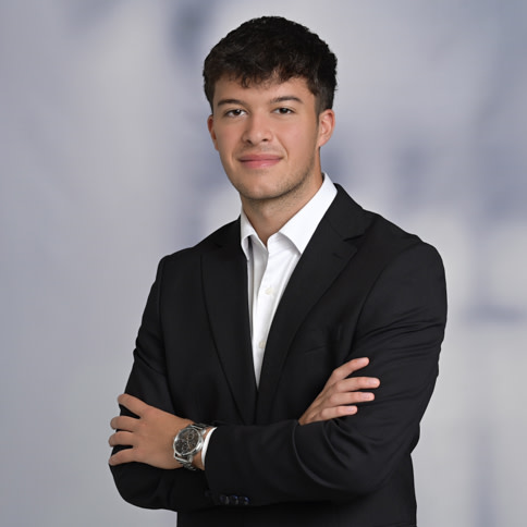 Portrait von Kaan Addogan, Jobcast-Testimonial