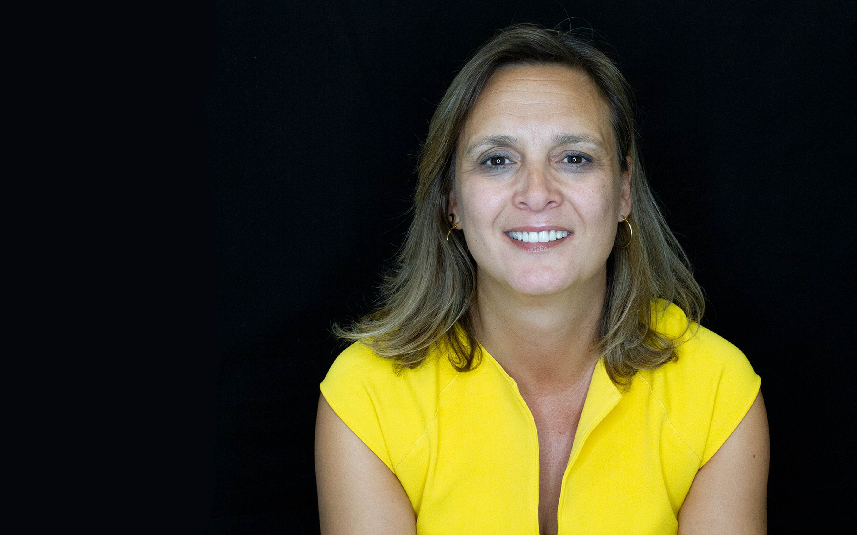 Caso antes y después de ortodoncia con Invisalign