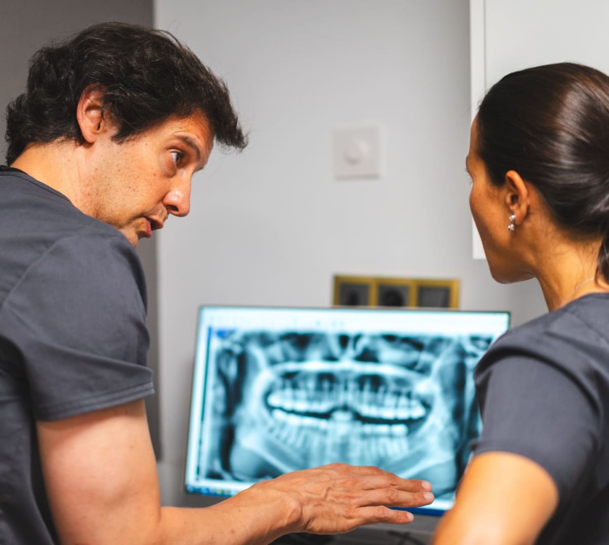 Clínica dental con buenas críticas en Madrid