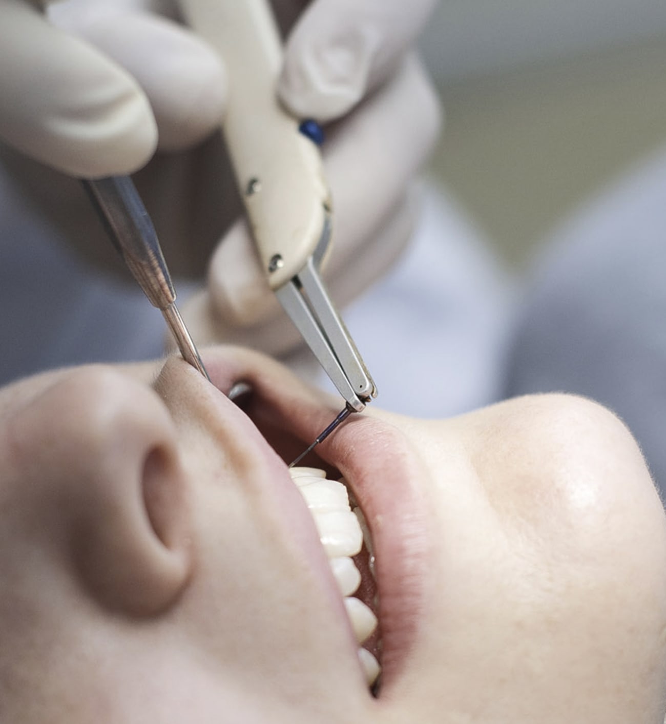 Contacto Clínica Dental Ferrus Bratos