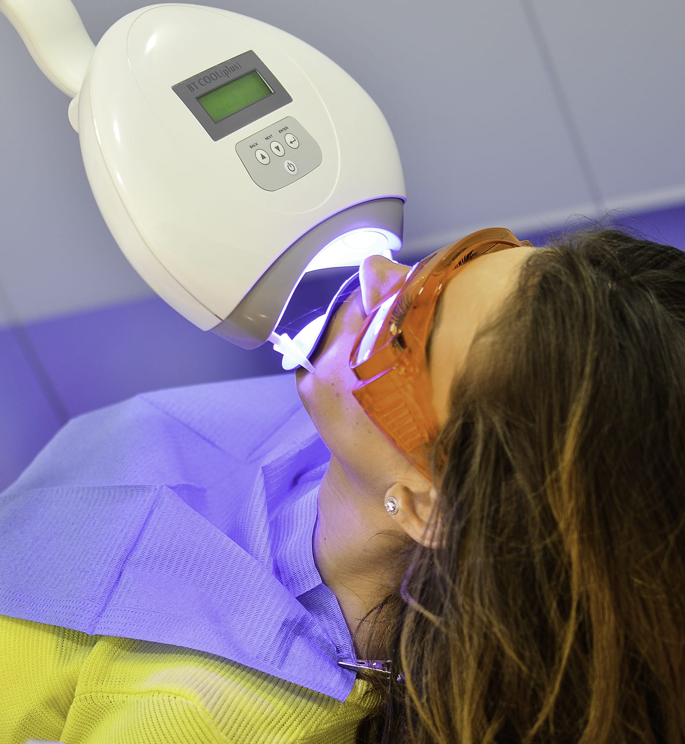 Ventajas del blanqueamiento dental combinado