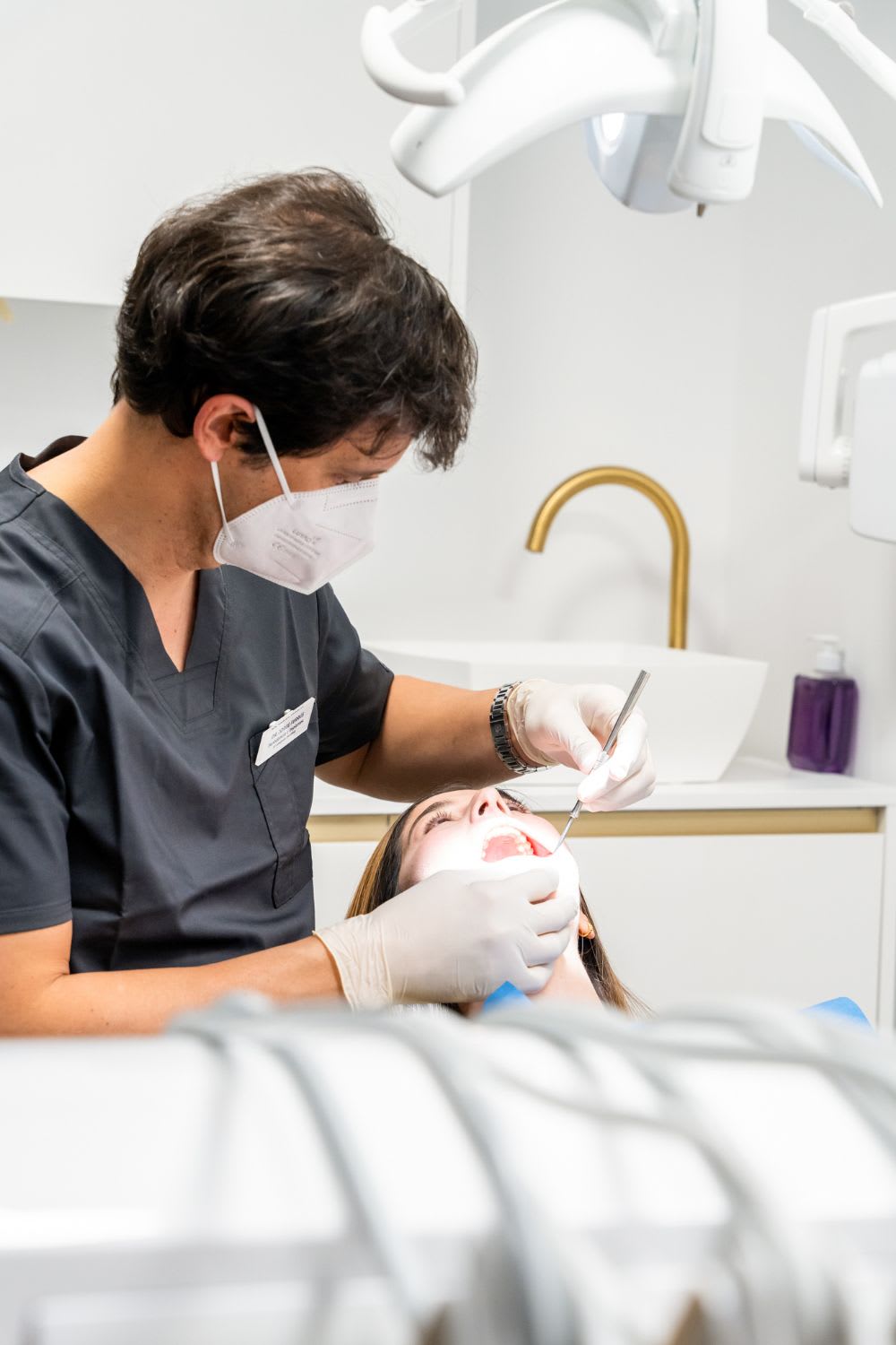 Doctor Jorge Ferrús, experto en implantología y periodoncia