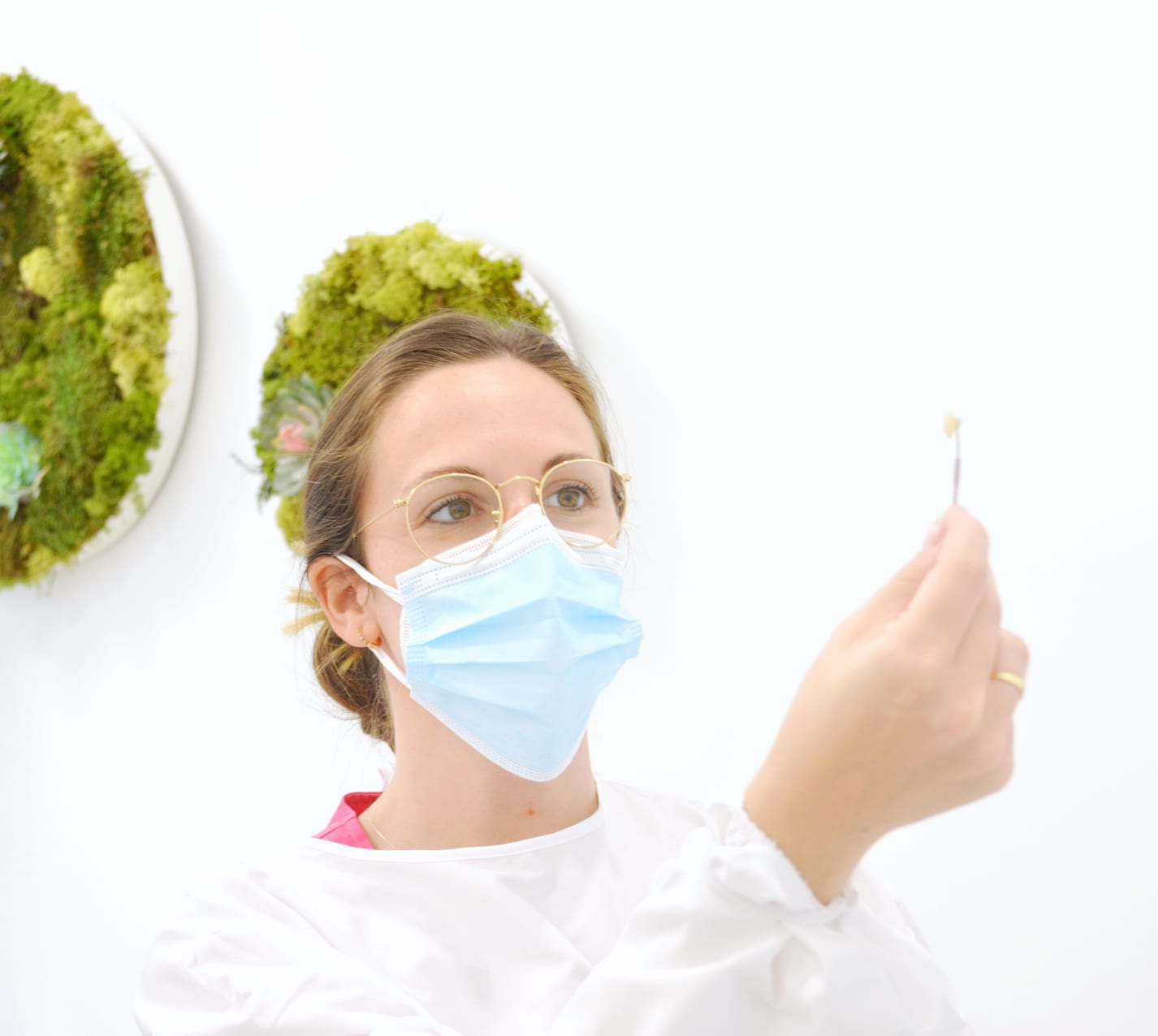 Doctora Elena González, especialista en Estética Dental