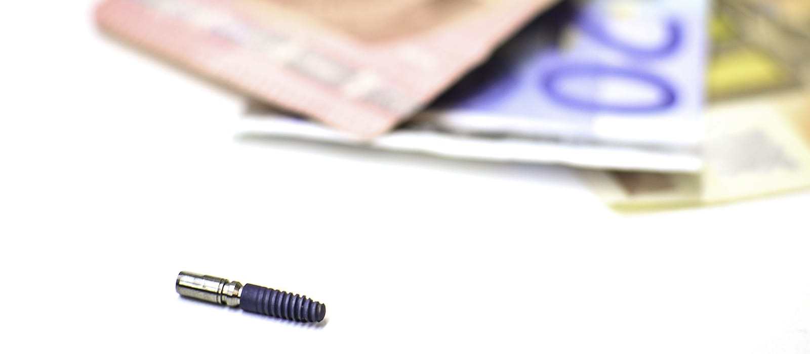 Coste implantes dentales