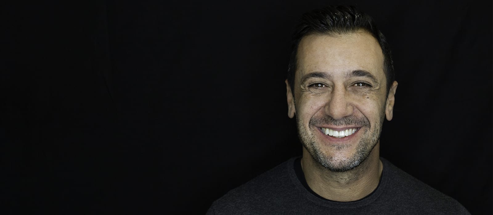 Caso de ortodoncia con Invisalign y blanqueamiento dental en Madrid