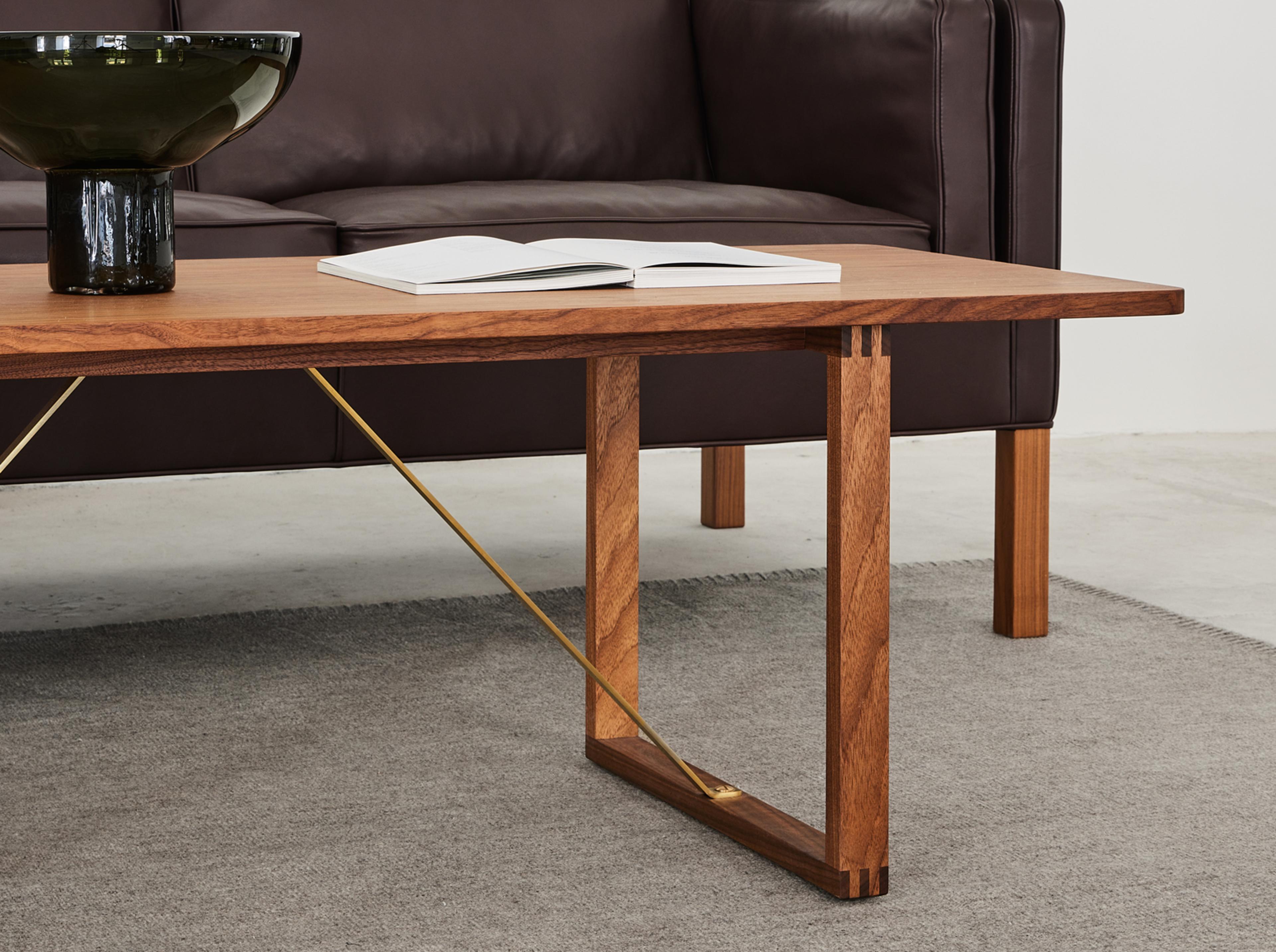 BM67 Coffee Table - Walnut