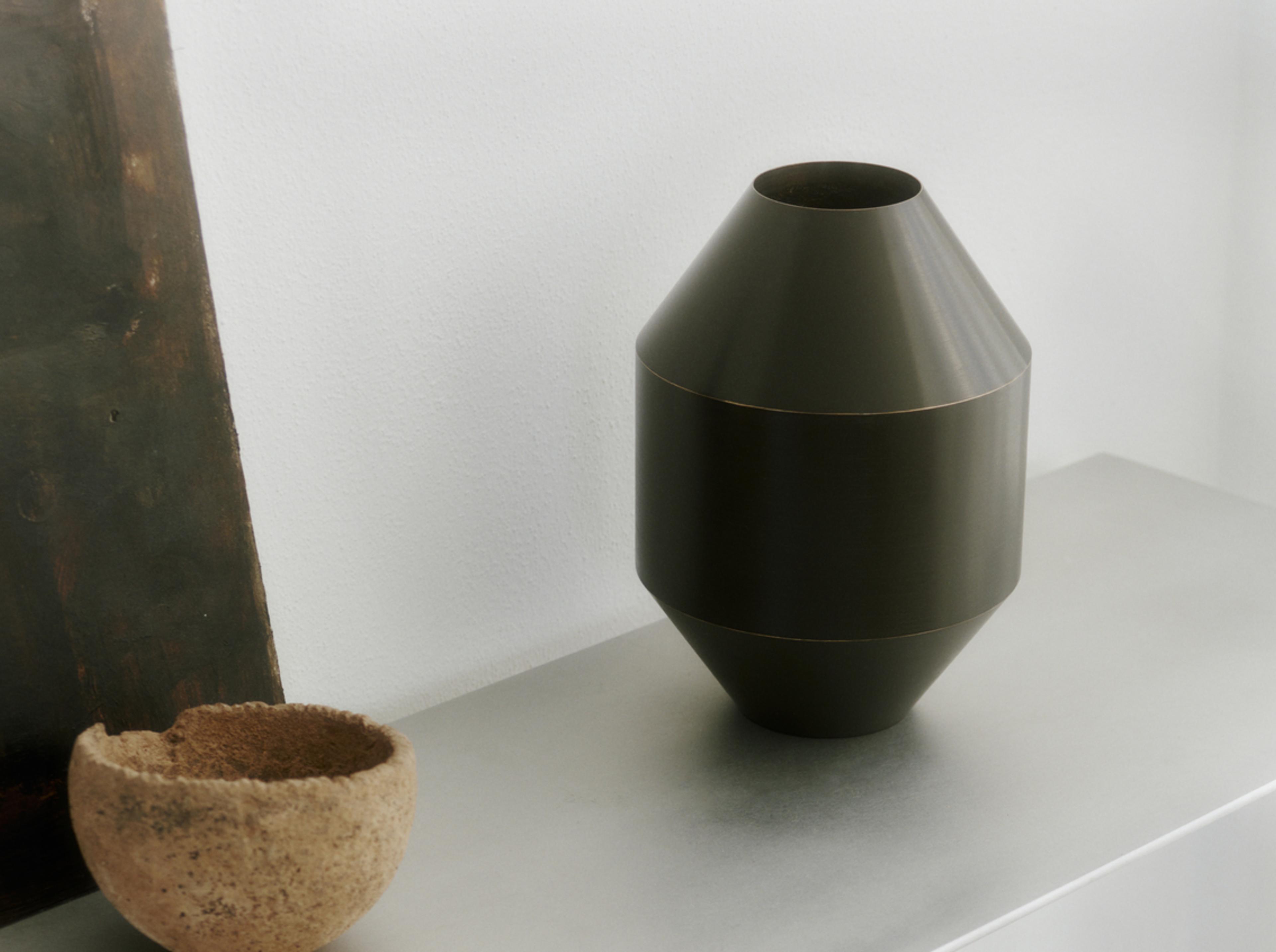 Sofie Østerby - Hydro Brass Vase H20