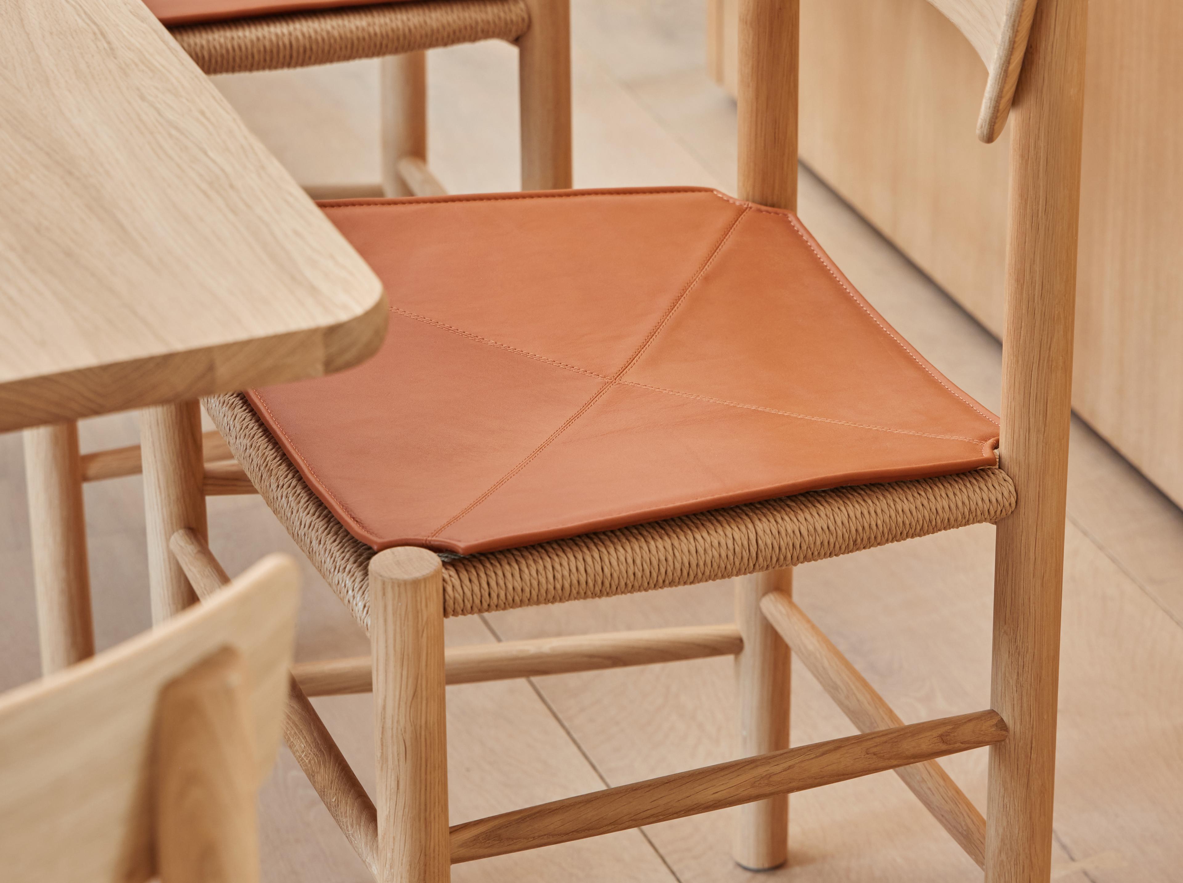 Mogensen J39 Chair - Oak light oil / Natural papercord / Elegance Seat Cushion