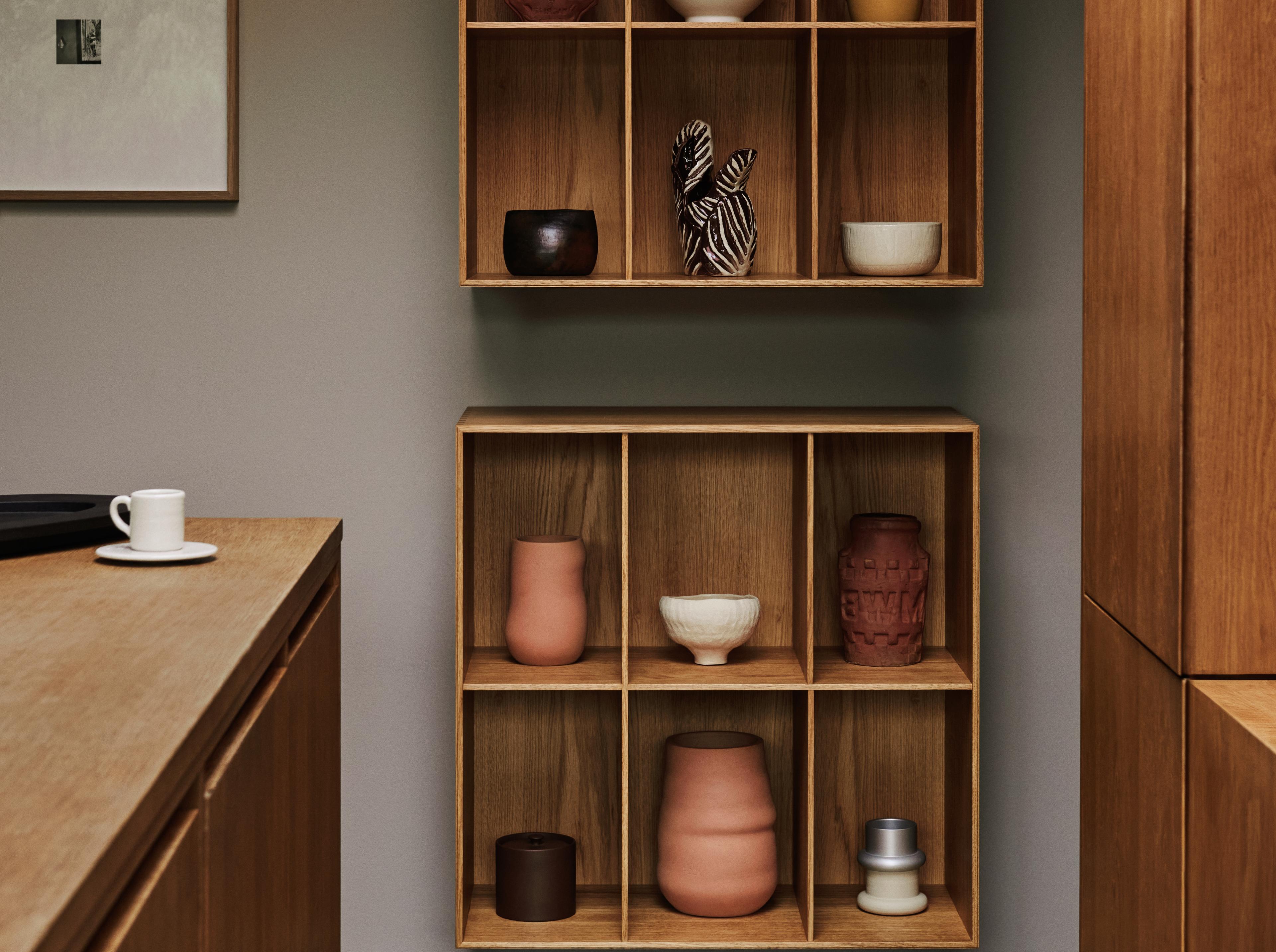 MK66 Bookcase with partitions - Oak Oil