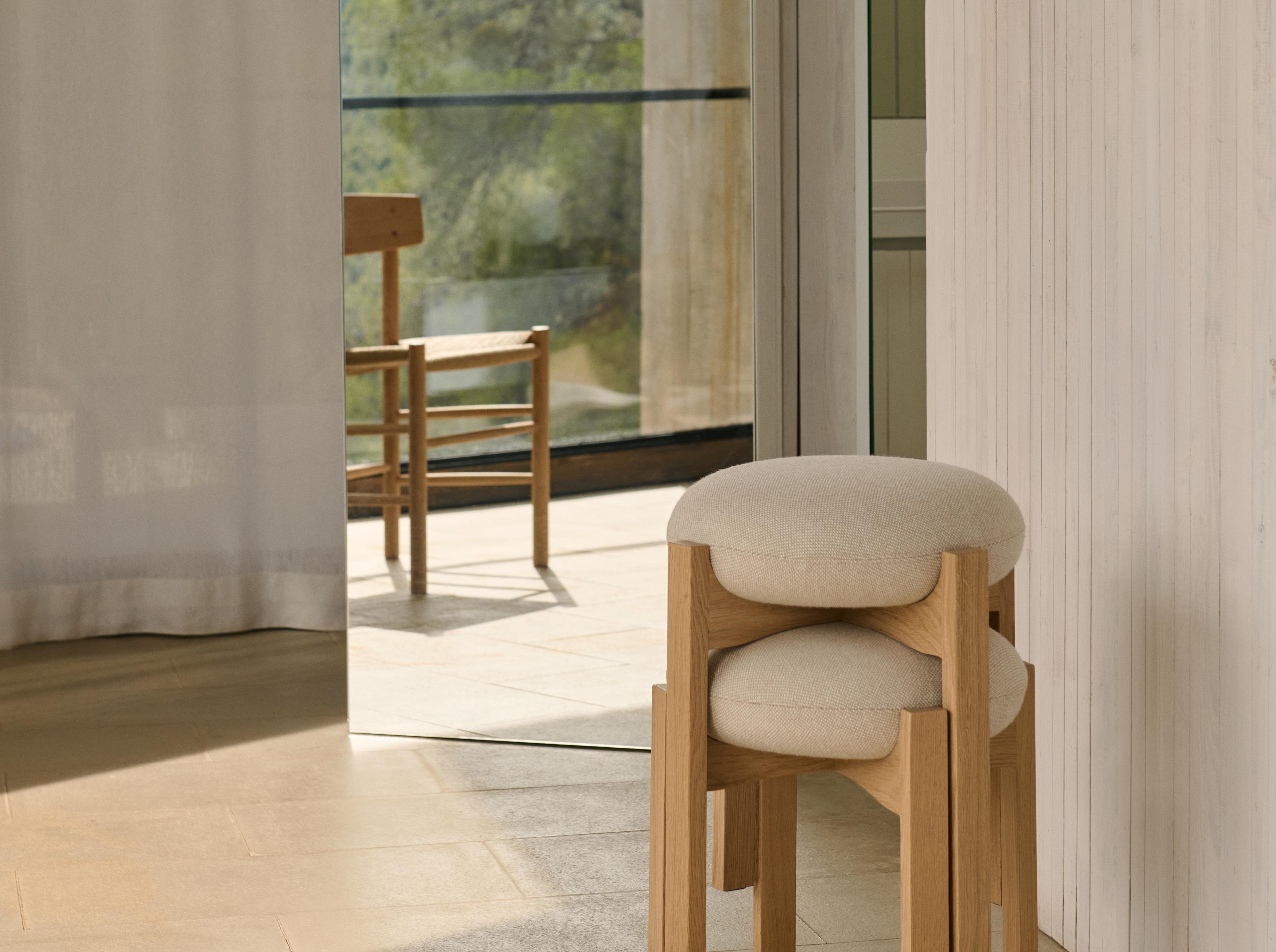 Pioneer Stool - Hallingdal 200 / Oak lacquered