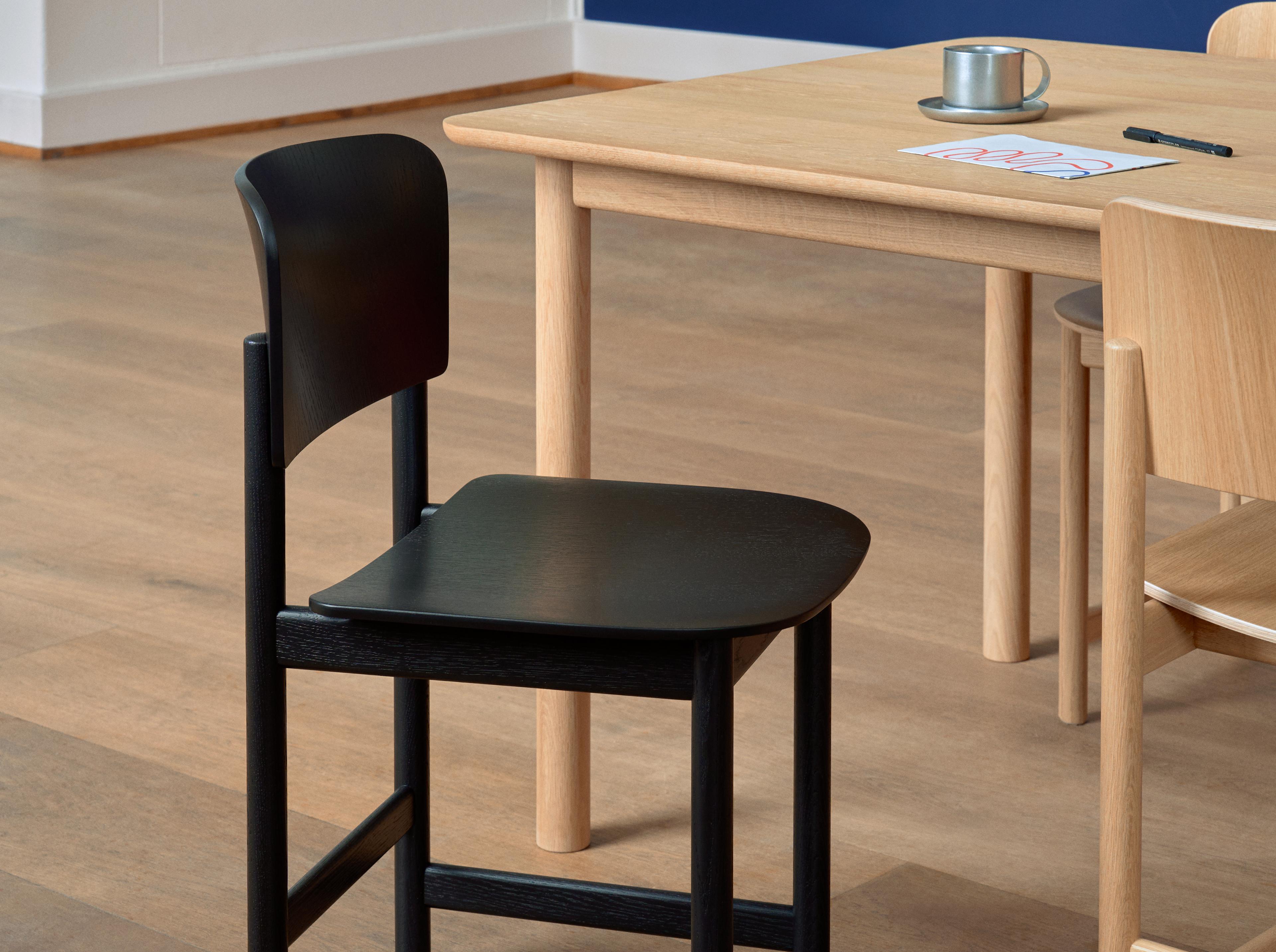 Plan Wood Chair - Oak black lacquered