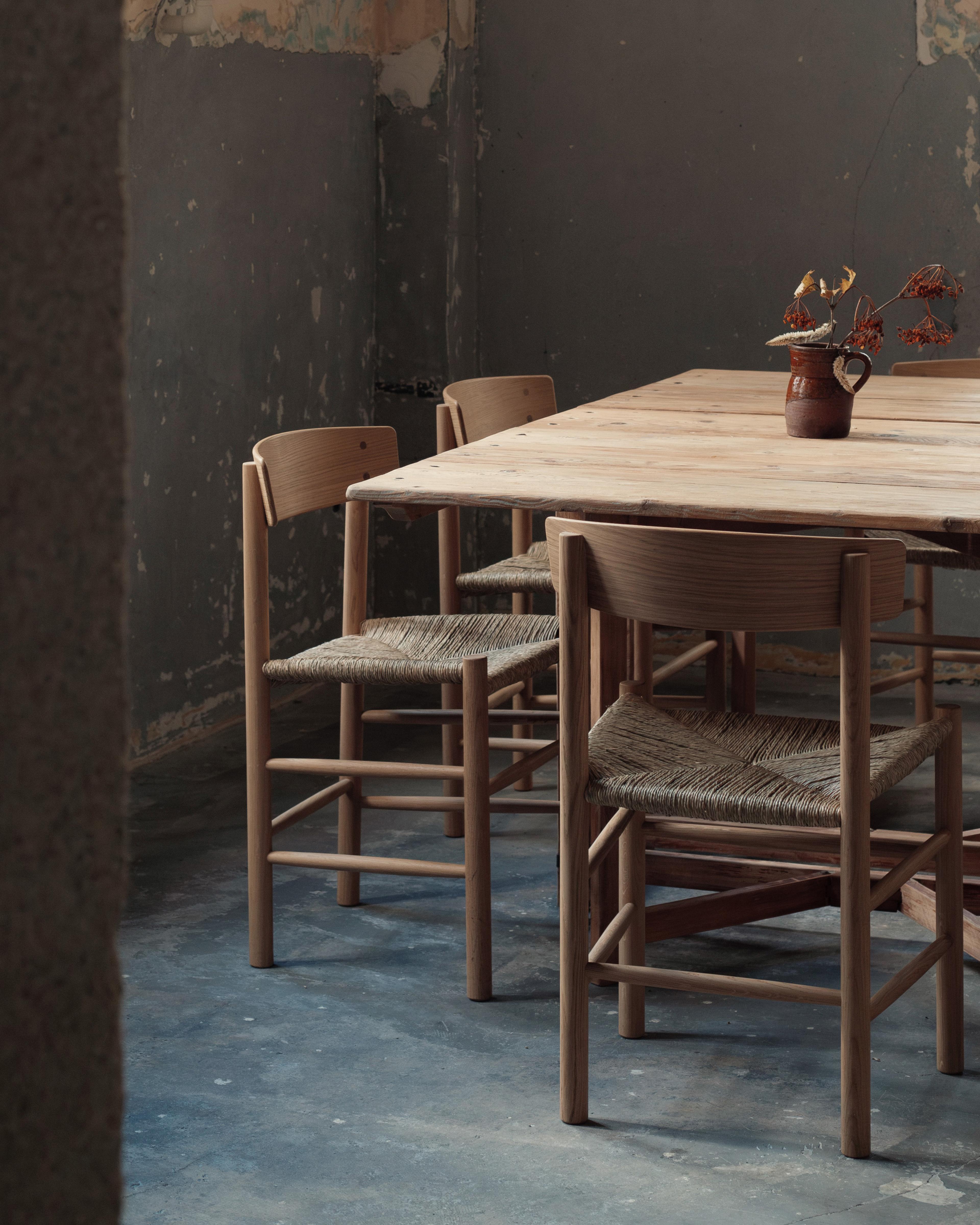 J39_chair_crop_2.jpg