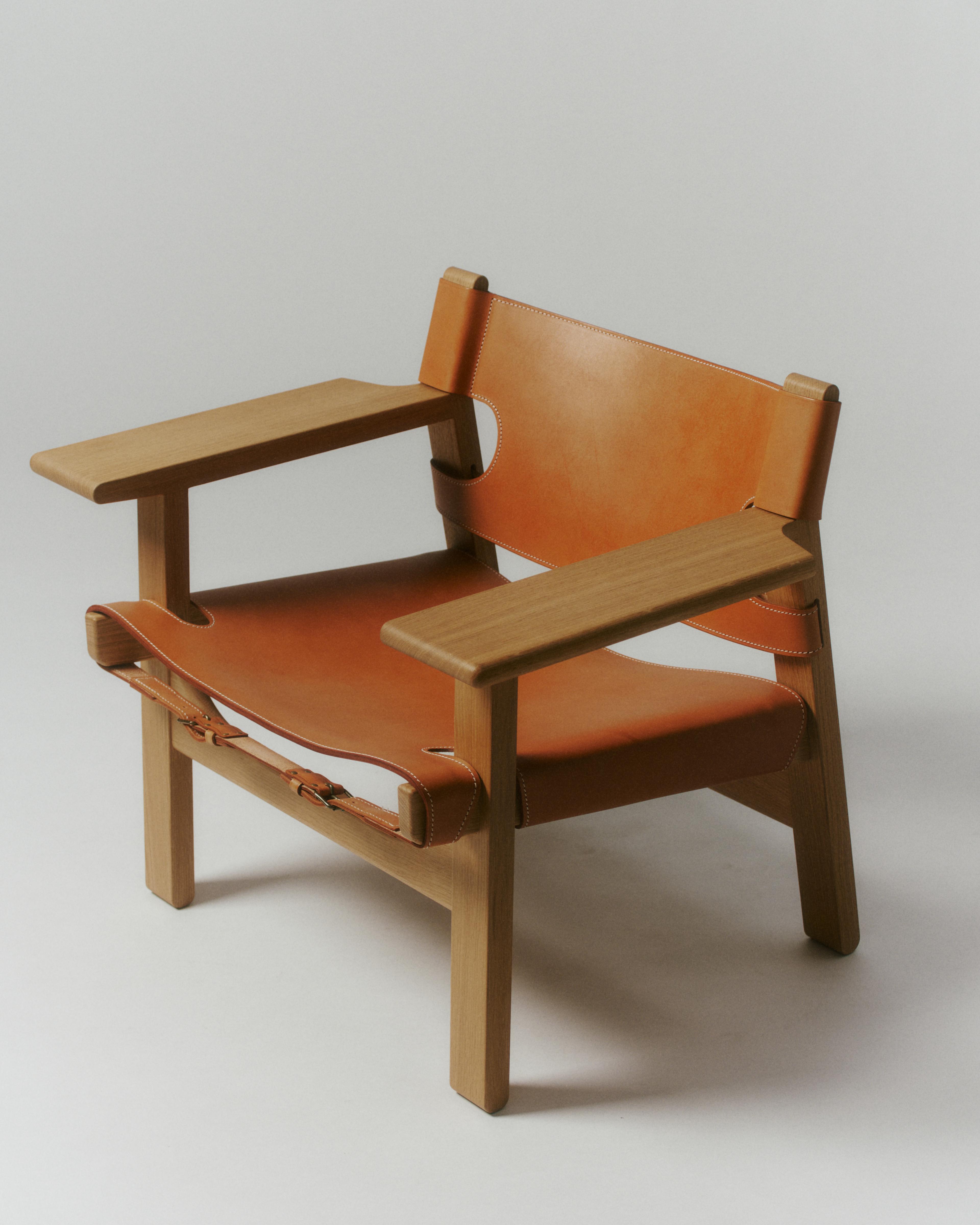 The Spanish Chair by Børge Mogensen in leather and oak