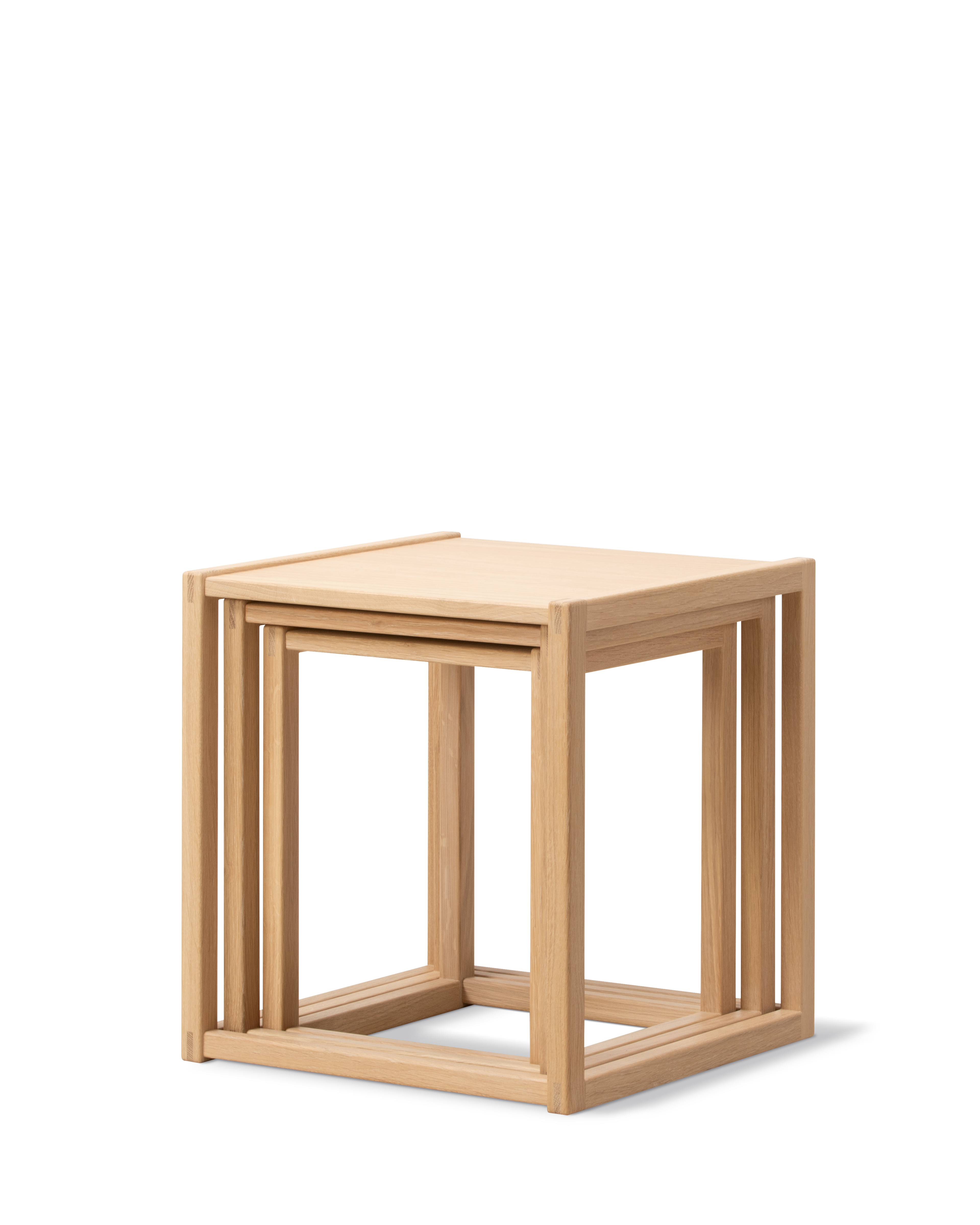 BM375 Nesting Tables - Eg lys olie