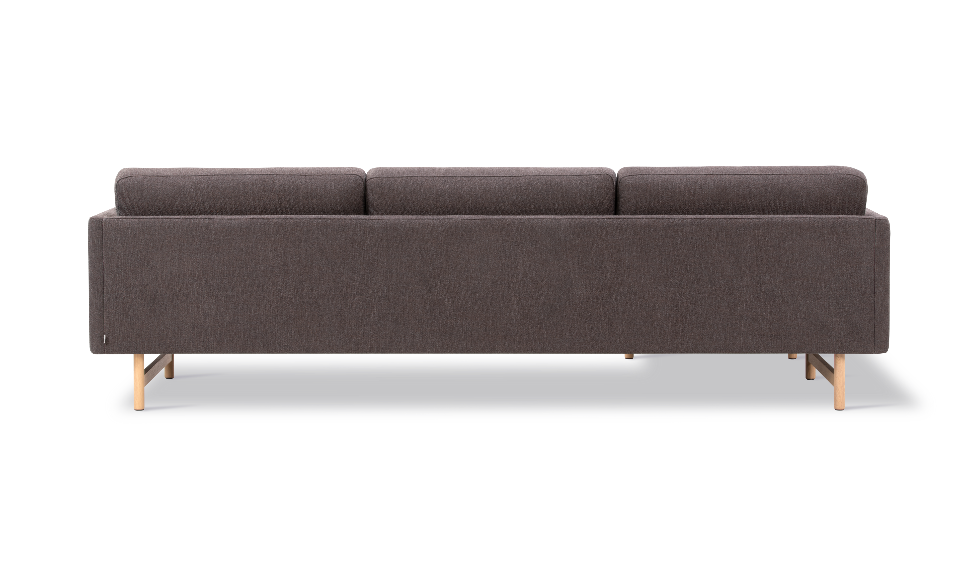 Calmo Sofa - Ecriture 0380 / Lakeret eg