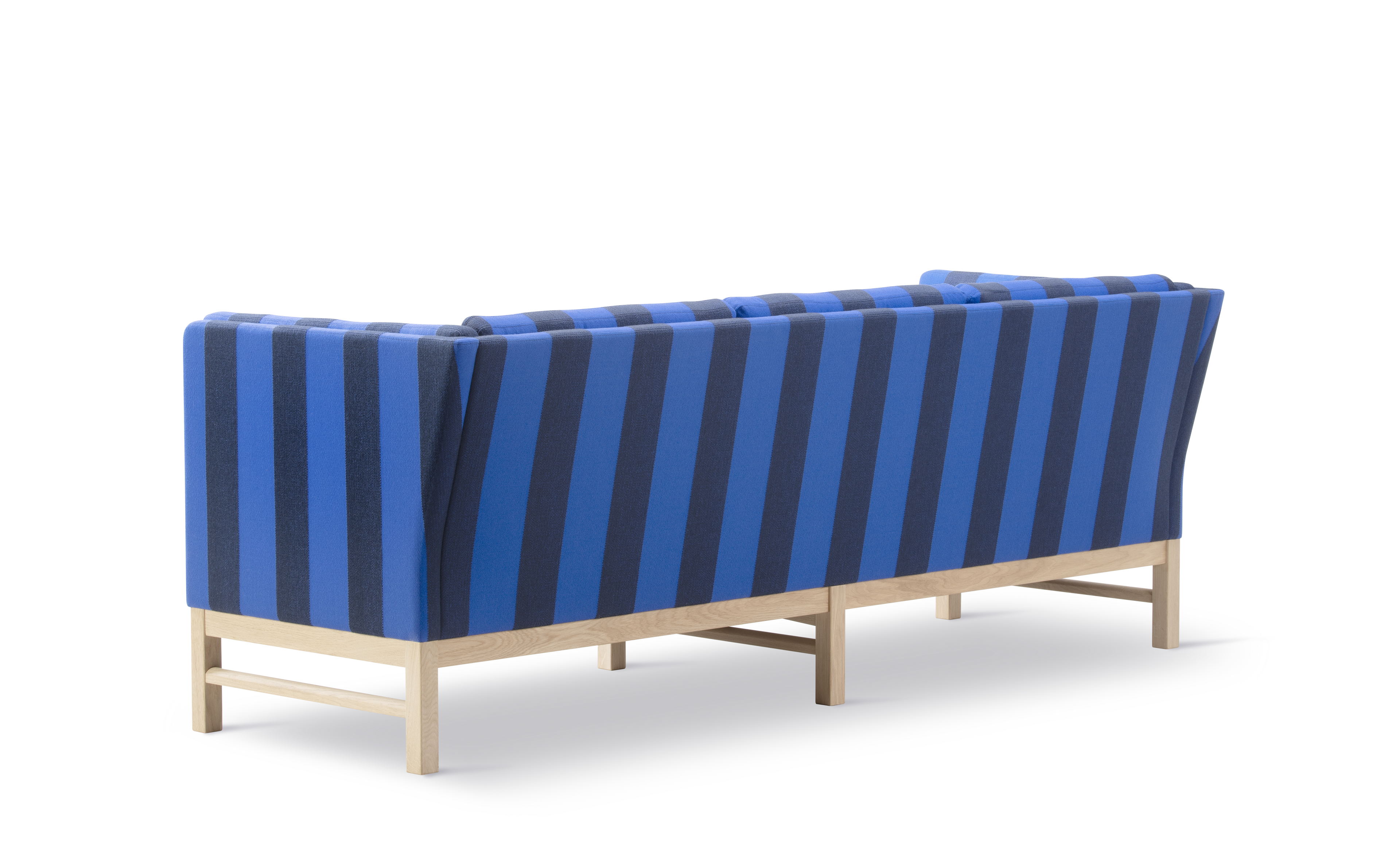 EJ315 Sofa - Reflex 779 / Oak Light Oil