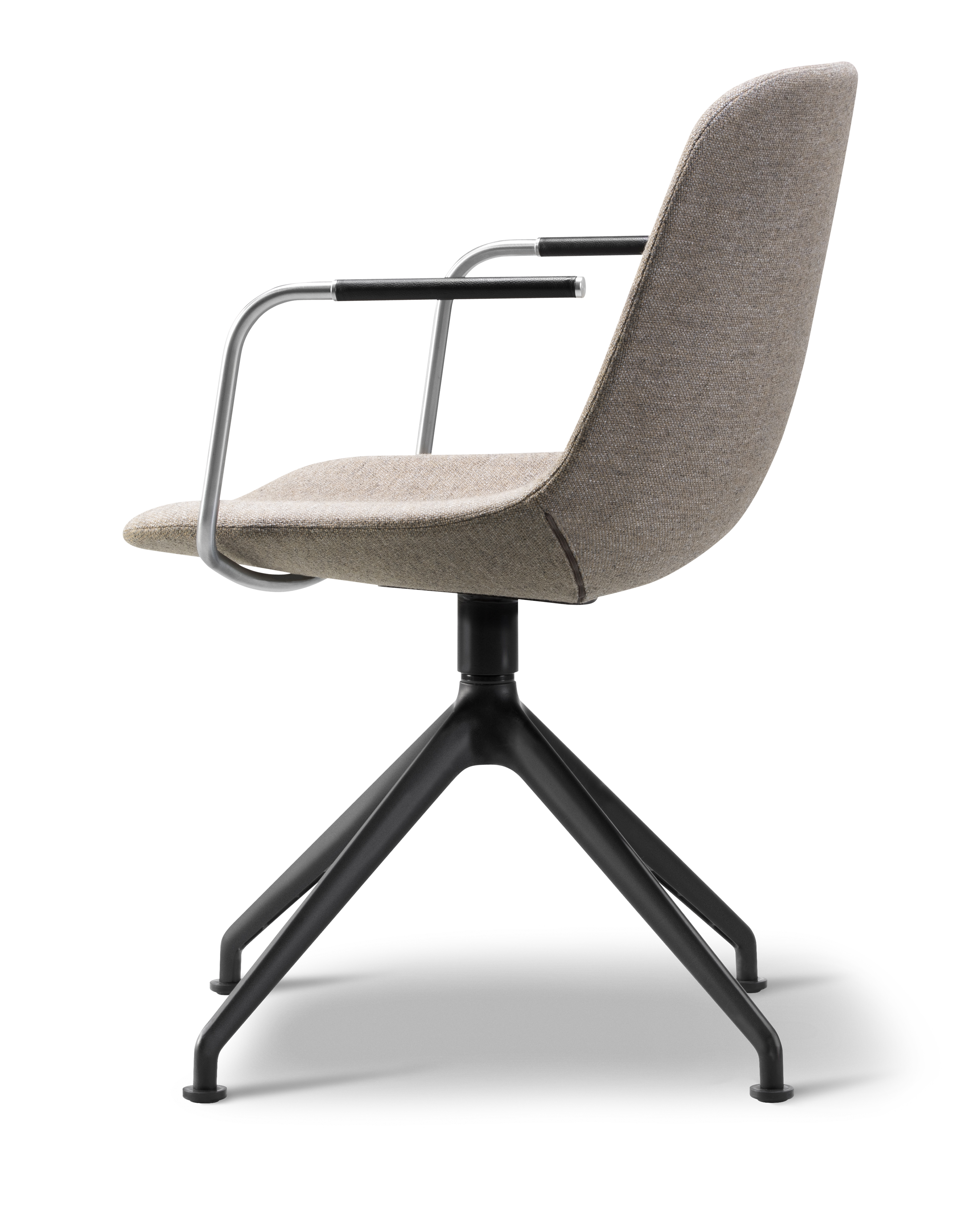 Eyes Chair - Hallingdal 227 / Black lacquered swivel base