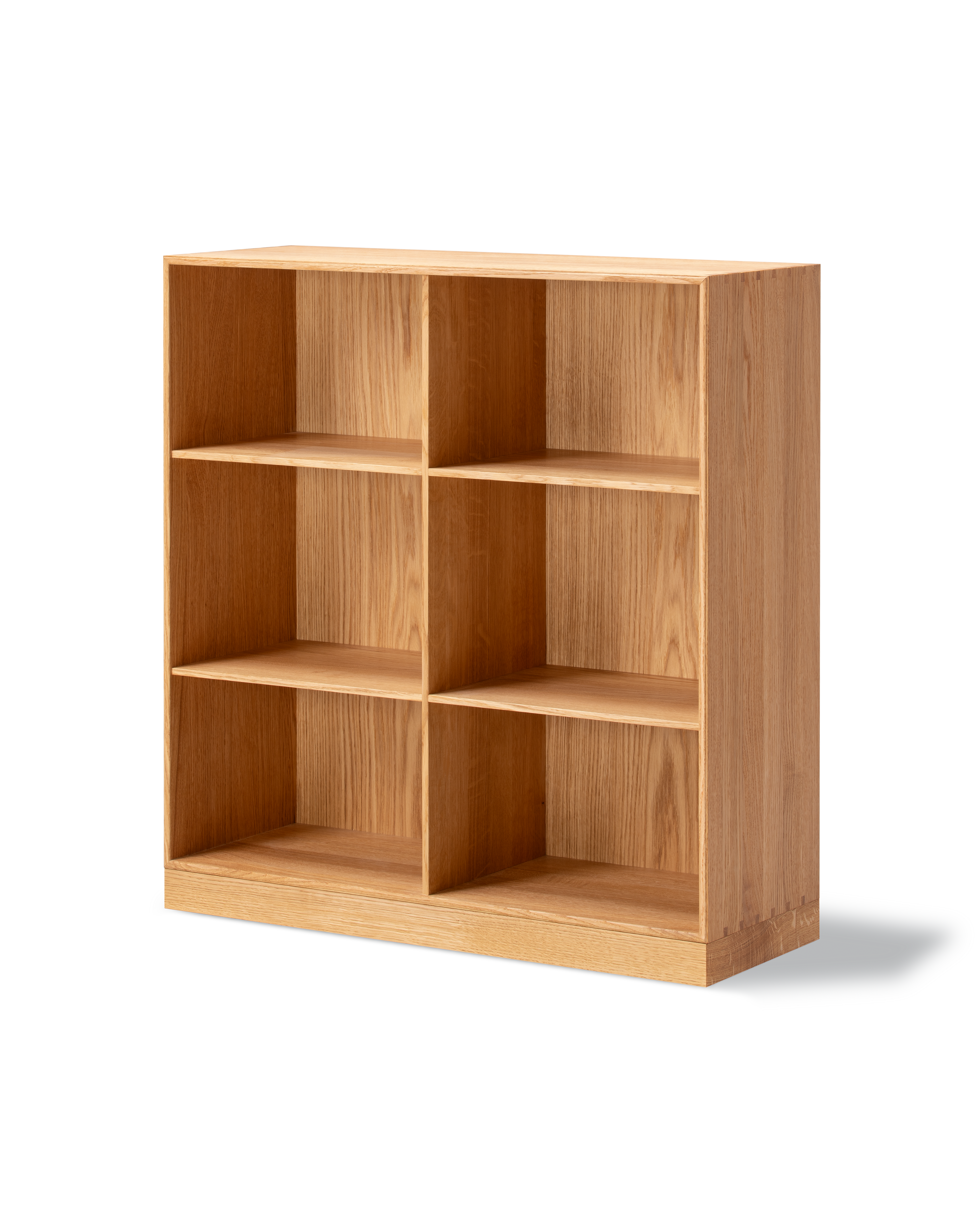 MK54 Bookcase on plinth - Oak Oil