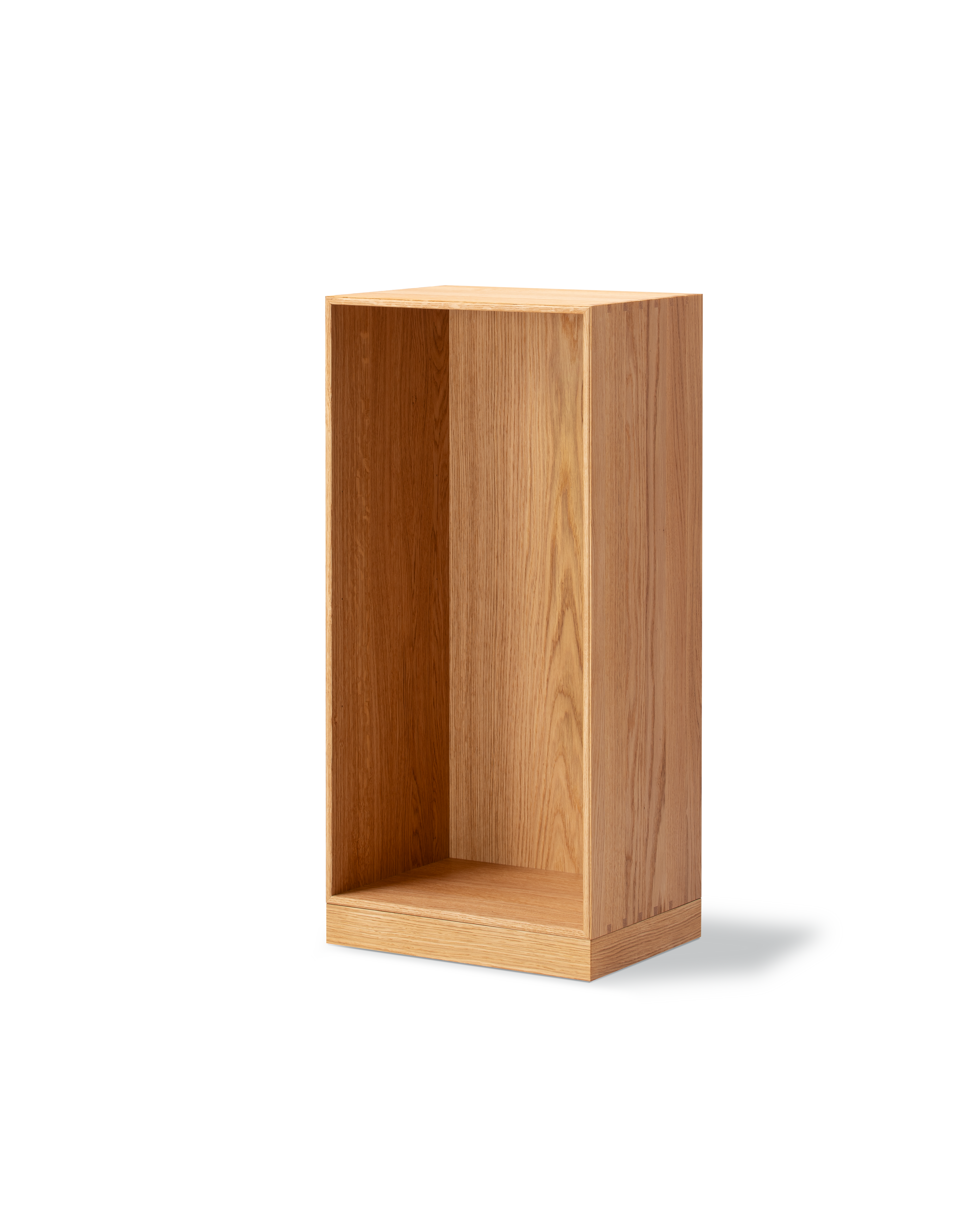 MK56 Bookcase on plinth - Oak Oil