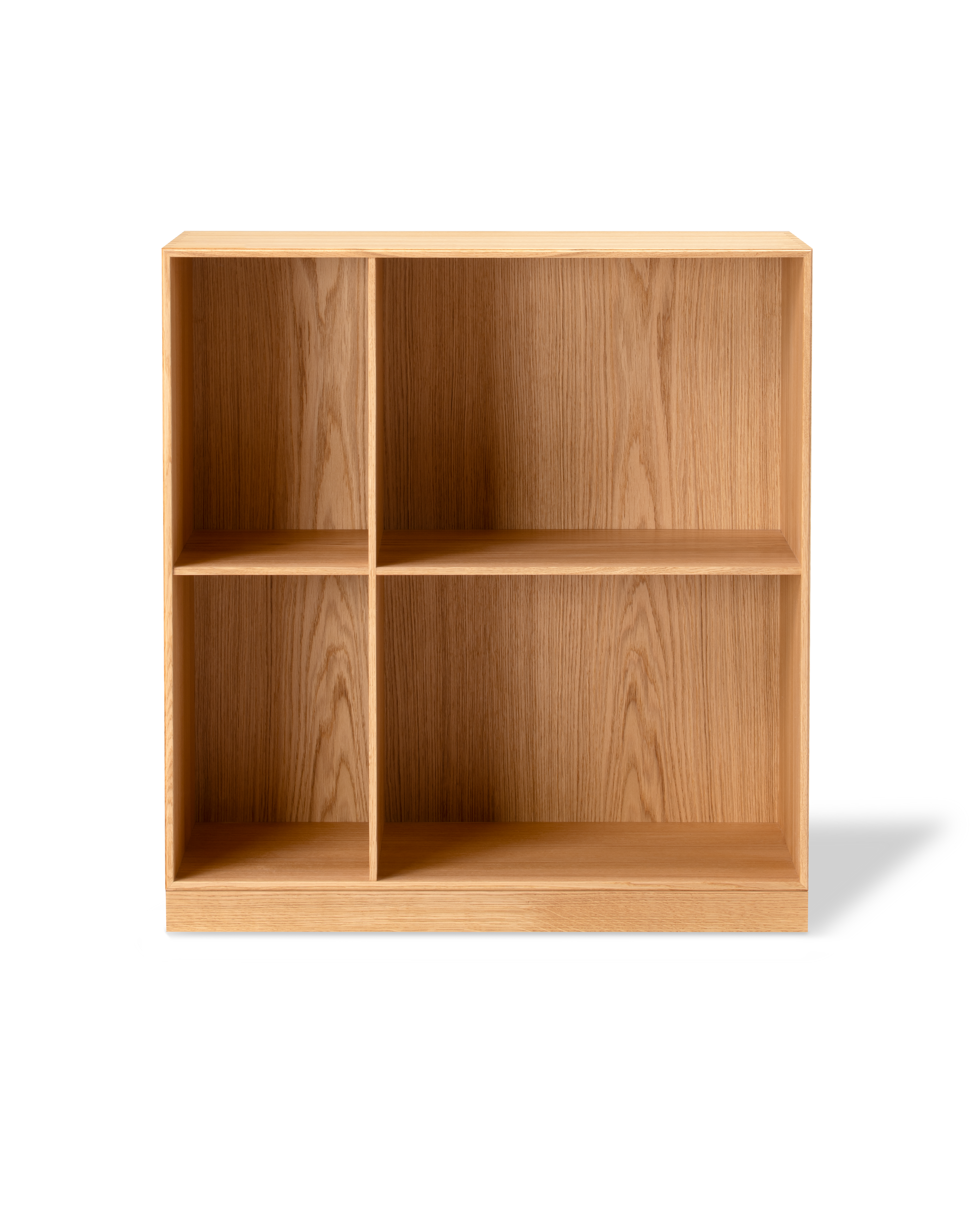 MK66 Bookcase on plinth - Oak Oil