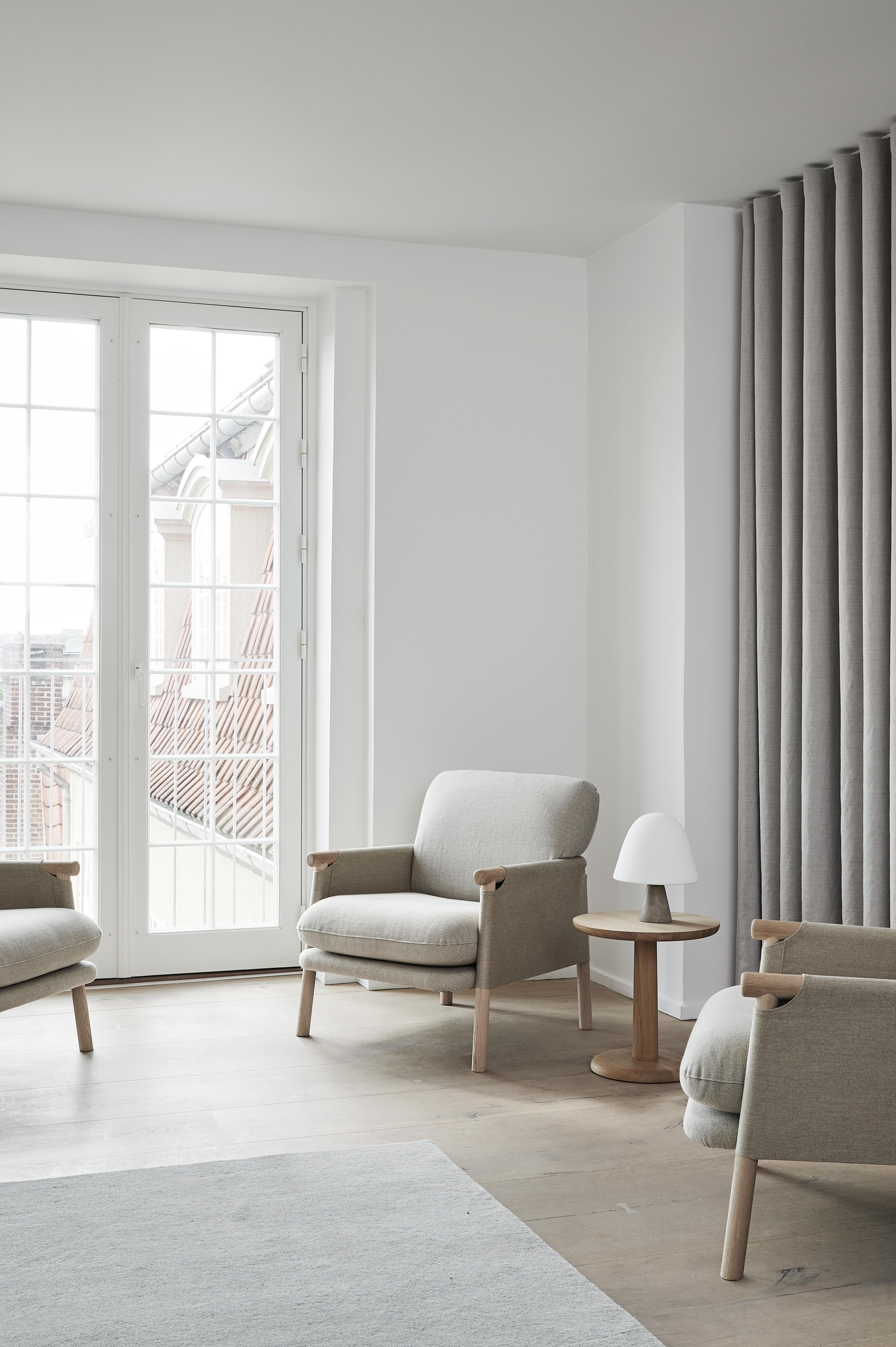 Savannah_chair_petit_Pon_Meadow.jpg