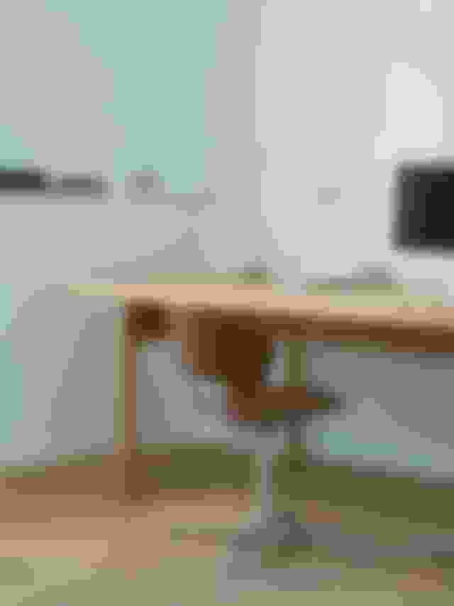 PlanStudioArmchairVidar353BrushedSteel_PostTable225cmOakOil.jpg