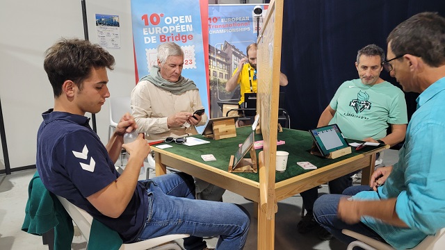 La finale de l'open par équipe : Léo et Jérôme Rombaut face à Marc Bompis et Franck Multon