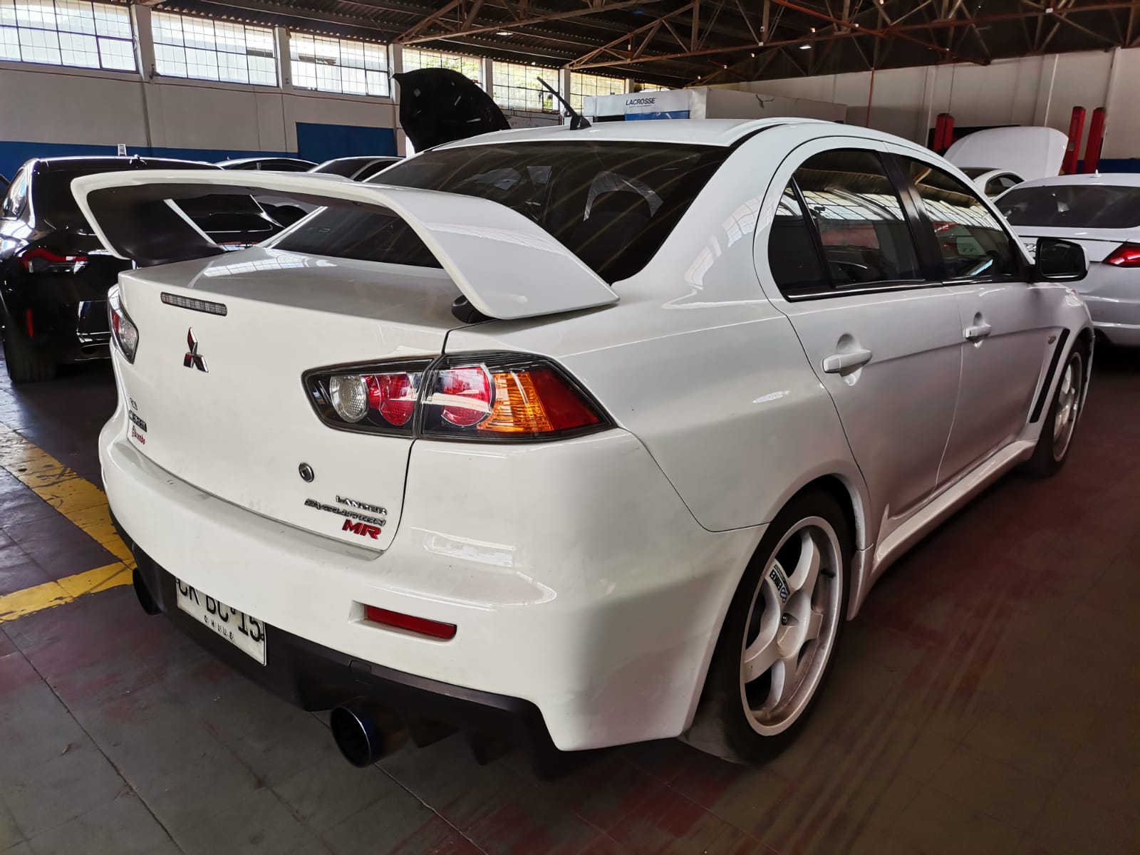 2010 Mitsubishi Lancer EVO X GSR - image 5