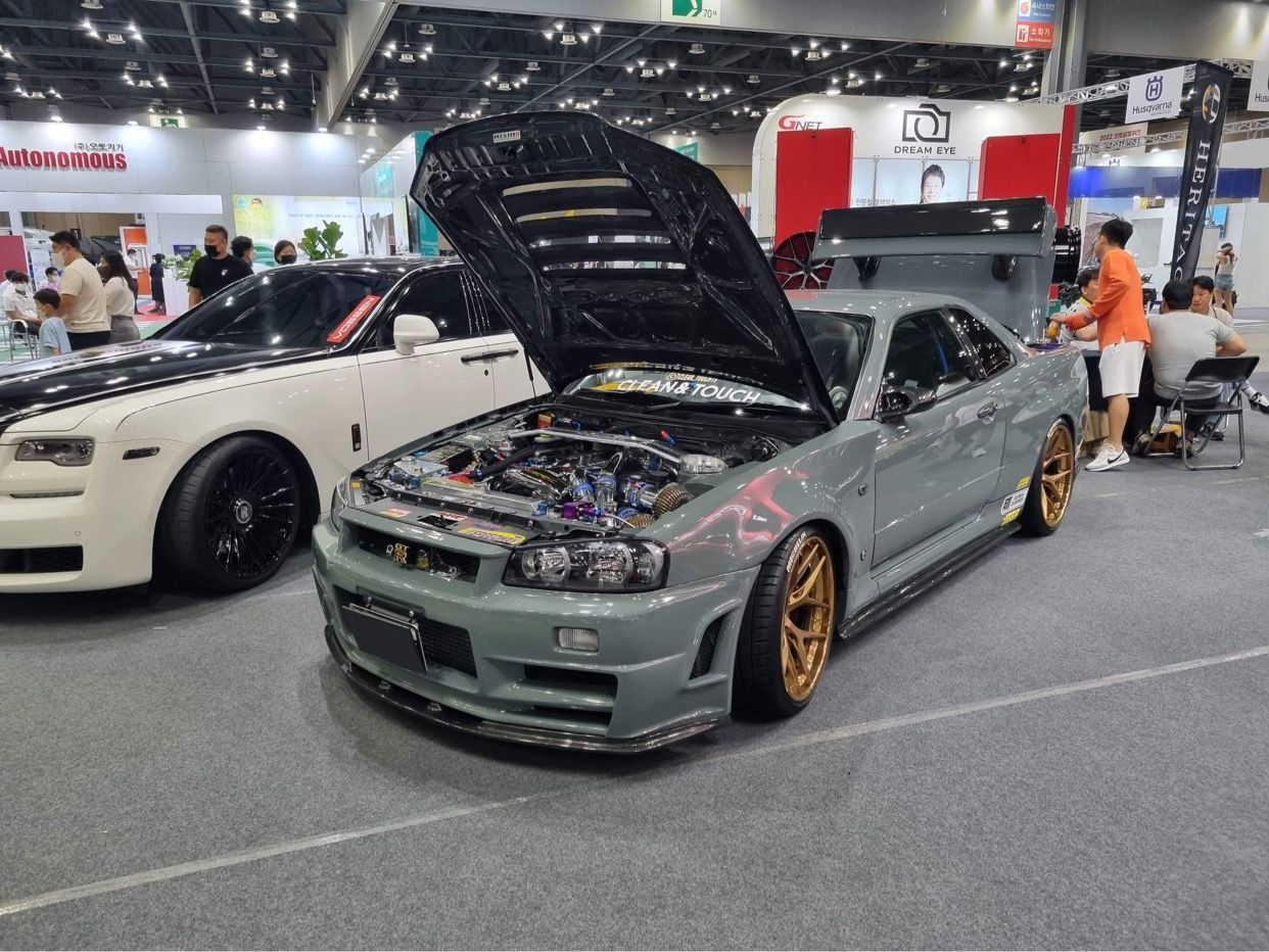 2001 Nissan R34 - image 6